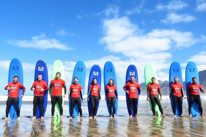 Surf lessons in Famara 9:15-14:30h (4 hours of class) - 12:00–12:30 Break: Rest, Rehydrate, Reset