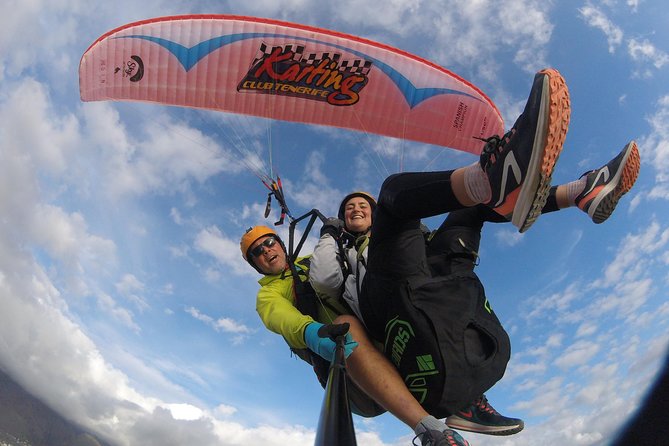 Tandem paragliding in Tenerife - Meet-up at Sky of Tenerife in Adeje: easy to find, geared up to go