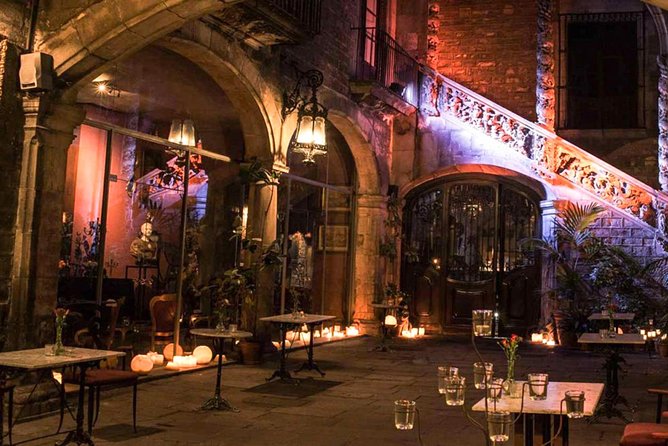Tapas, Wine and Flamenco Private Tour in Barcelona - Plaça Reial and Gaudí streetlamps: the pretty opener that sets the mood