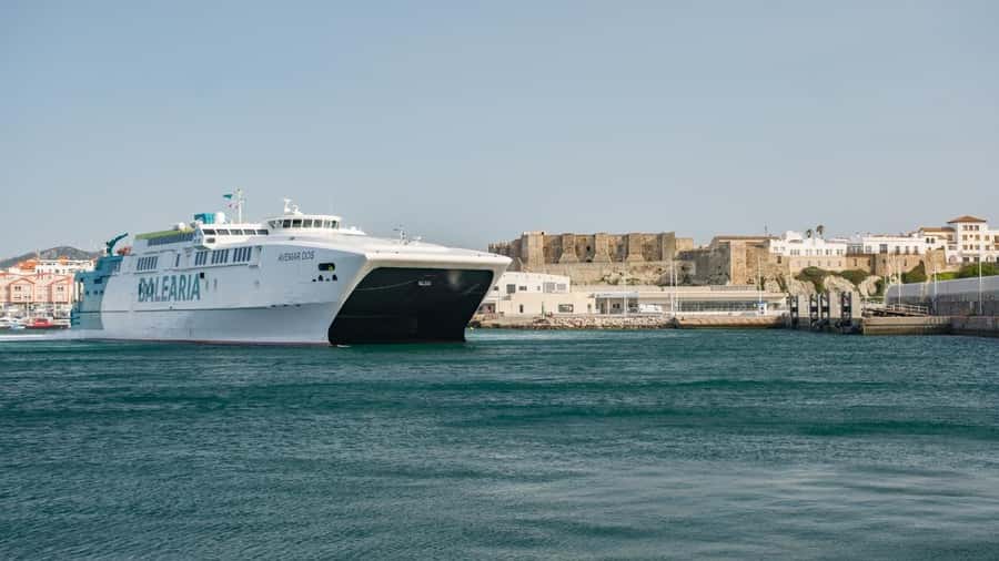 Tarifa: Day trip to Tangier by ferry with lunch and tour guide - Where you meet and how the day usually starts