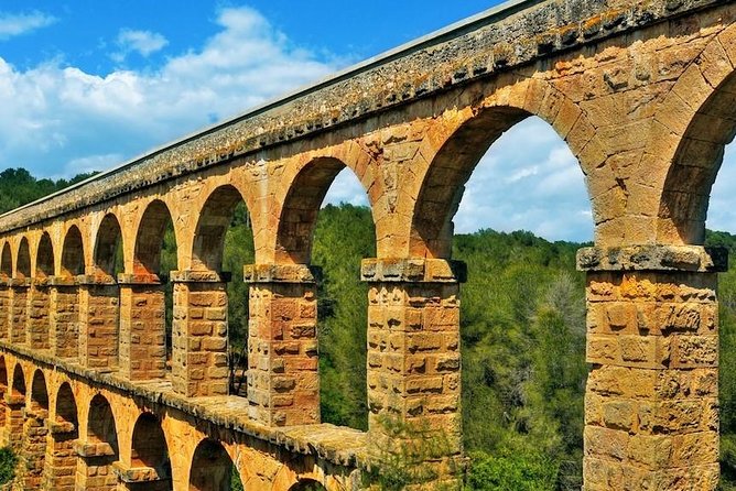 Tarragona and Sitges Tour with Small Group and Hotel Pick Up - Playa de Sitges and the photo spots at Sant Bartomeu & Santa Tecla