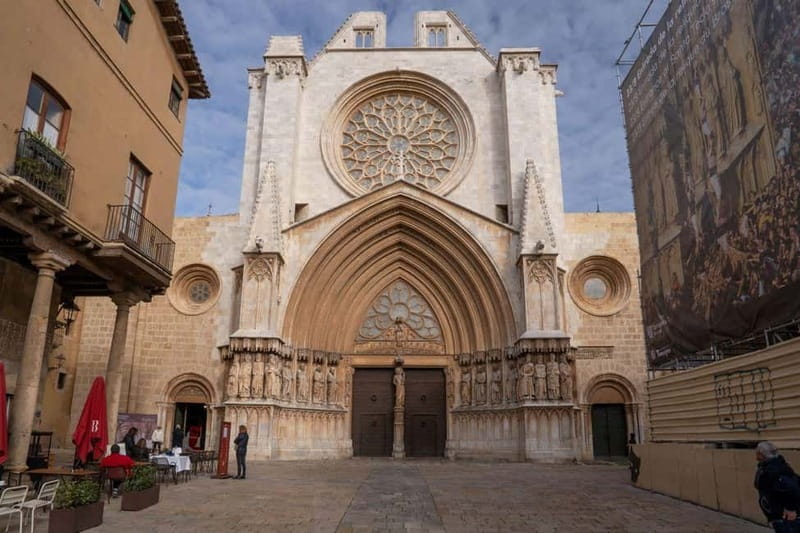Tarragona: Cathedral Entry Ticket - The main façade and first impressions inside
