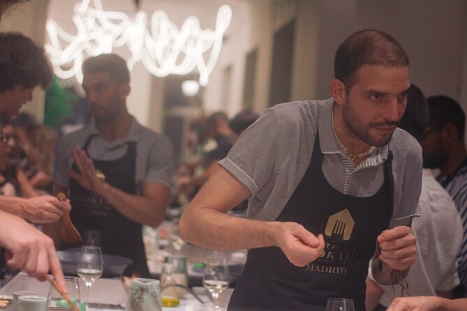Taste of Spain: Tapas Cooking Class with Bottomless Wine Pairing - Cava welcome and how the class actually runs