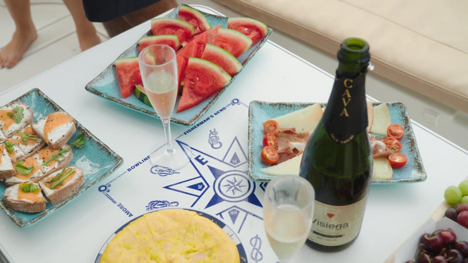 Tenerife: 2, 3 & 4 Hour Private Luxury Motorboat Charter - La Caleta: Breaks, Picnic-Style Food, Snorkeling, and Dolphin Watching