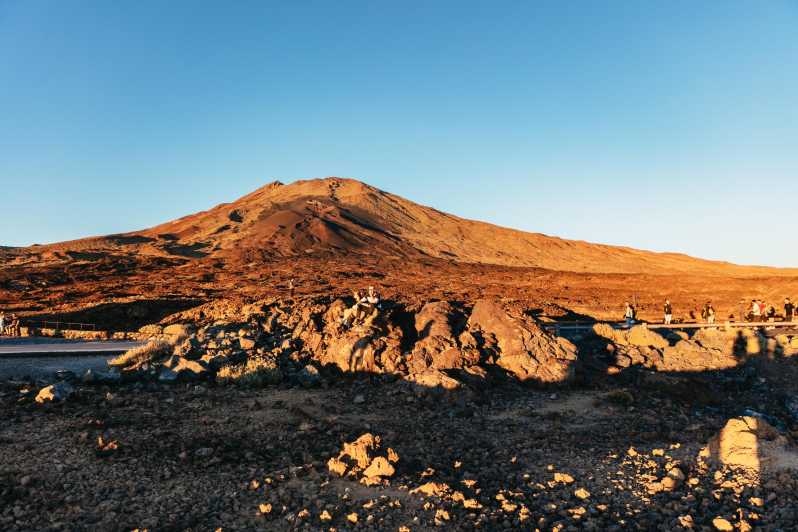 Tenerife: Mount Teide Sunset and Night Tour with Pickup - The viewpoint near 2,000m: sunset you can actually see