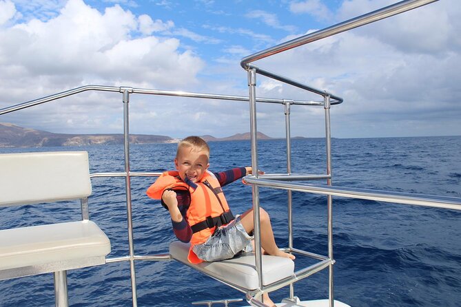 Tenerife Sunset Catamaran tour with transfer - Food and Drinks included. - Seasickness and wind: how to make this a comfortable ride