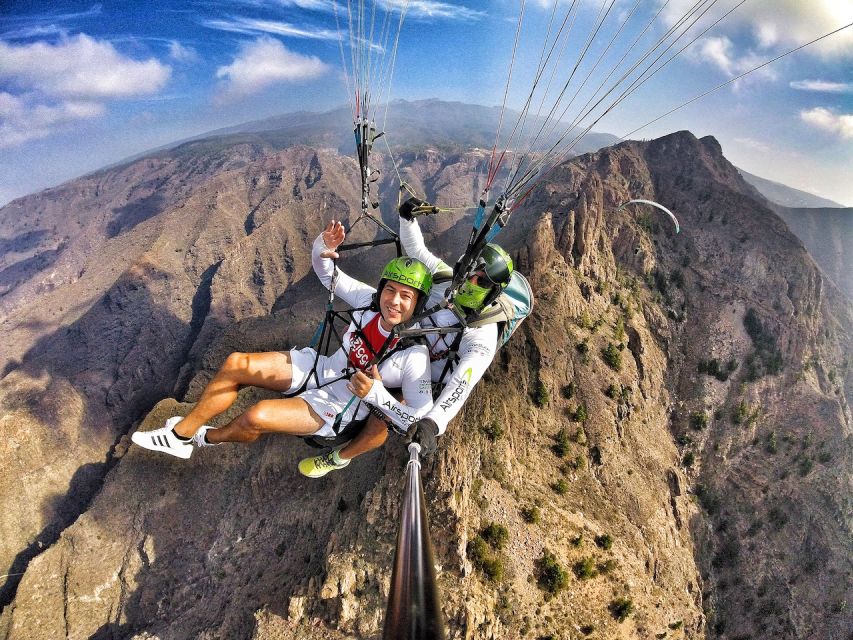 Tenerife: Tandem Paragliding Flight with Pickup - Flying Time in the Air: Updrafts, Control Moments, and Smooth Glides