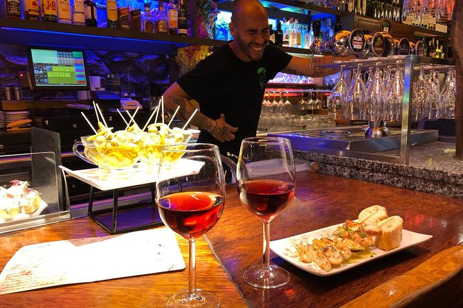 The Award-Winning Bilbao Food Tour & Wine Pairing by Basque Local - Getting Your Bearings in Casco Viejo (Before You’re Deep in the Menu)