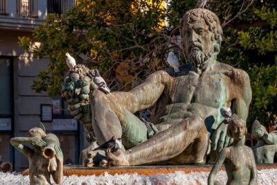 The Essentials of Valencia in a Guided Tour - Meeting Point at Torres de Serranos and How to Get Oriented Fast