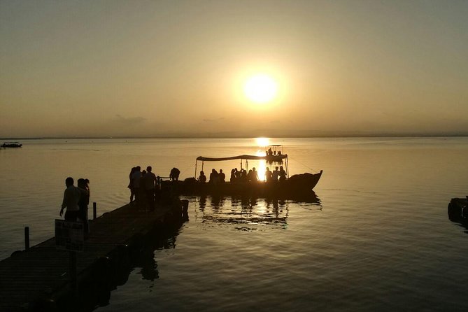 The Original Albufera Tour: Barraca, Boat Ride & Local Guide - Practical tips that make or break the day