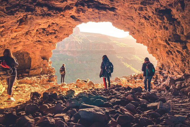 The Red Canyon Tour - Small Group Trip with Local Food Tasting ツ - The day’s big idea: views, caves, canyon colors, and a real local food stop