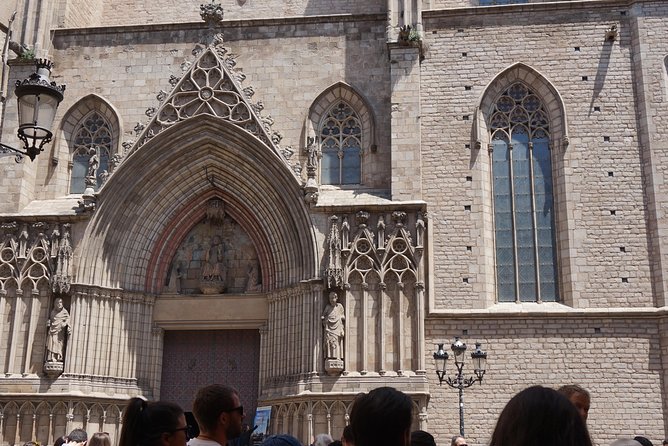 "The Shadow of the Wind" Novel Walking Tour - Ateneu Barcelonès and Papirum: When Barcelona Talks Through Culture