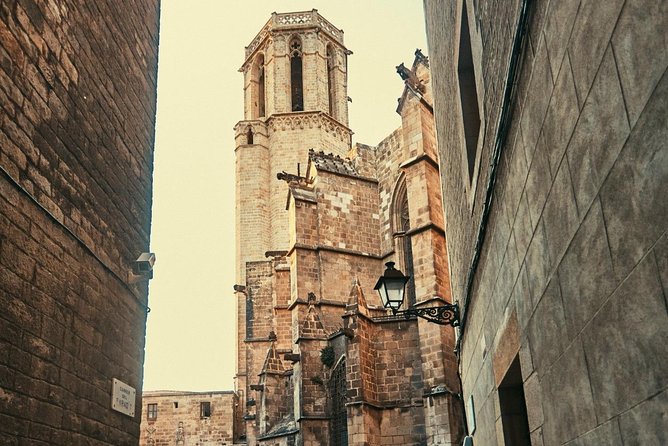 The Ultimate Old Town Tour in Barcelona - La Catedral de Barcelona and the Neo-Gothic clue you’ll remember