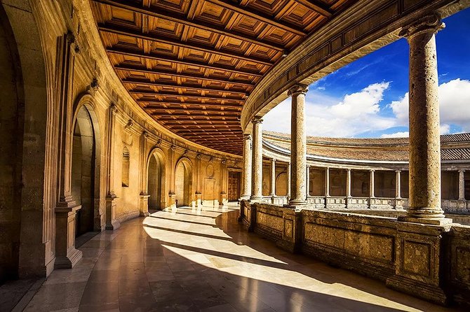 Tickets included: Alhambra Tour (Gardens, Alcazaba, Generalife) - Bags, left-luggage, and the 40x40 limit you should plan around