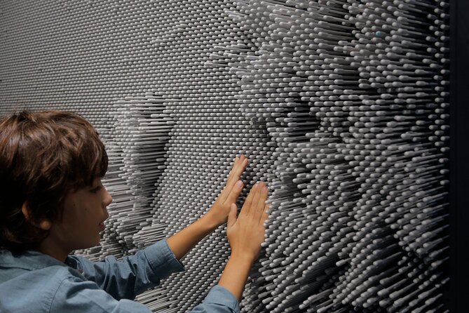 Tickets to the Museum of Illusions Valencia, Where Nothing Is What It Seems - Brain gym puzzles: when it stops being just funny