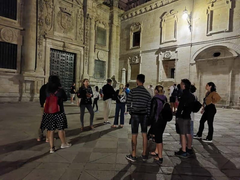 Tierra de Leyendas y Meigas - A night-time Santiago walk built on legends and real streets