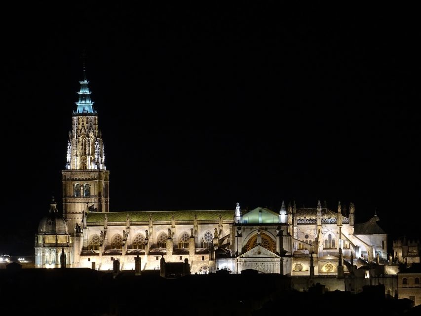 Toledo: Cathedral Tour with a Local Guide - Stepping Into Santa María de Toledo: Gothic Space and a Sacred Site