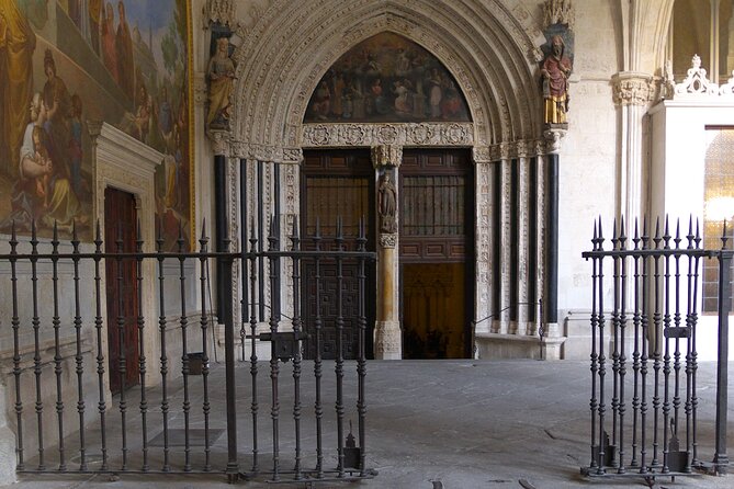 Toledo Essential: Private Visit with Official Guide and Tickets - Catedral Primada: the outside vs inside effect that earns its reputation