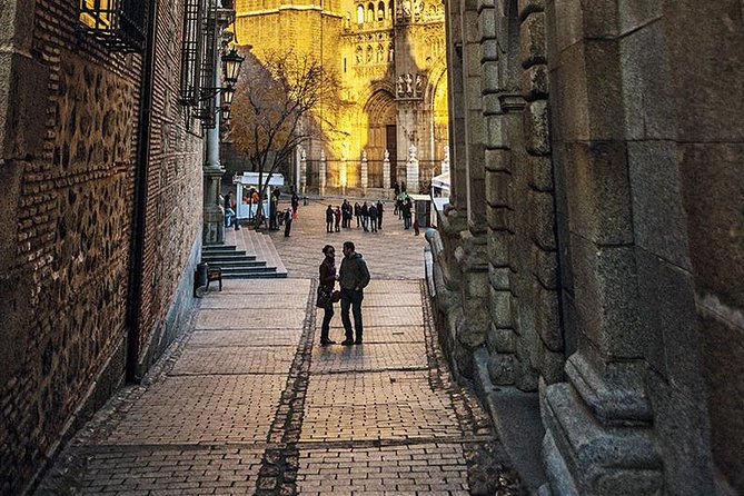 Toledo Full-Day Walking Tour with Guide from Madrid - Plaza de Zocodover: Toledo’s old city nerve center
