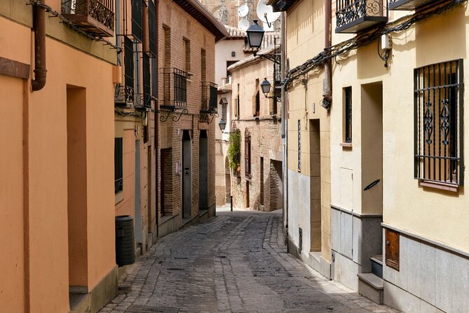 Toledo Full Day with Winery Visit, Tapas and Wine Tasting - Winery Day in Castilla-La Mancha: Casa del Valle and the Tasting Format