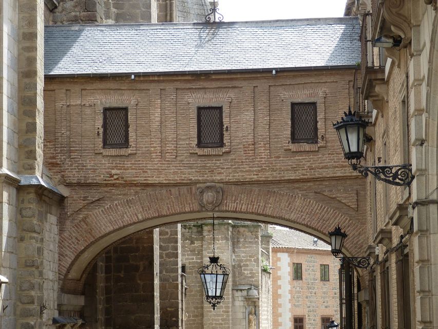 Toledo: Guided Walking Tour with Cathedral Ticket and Tour - Inside the Primate Cathedral: why this ticket visit matters