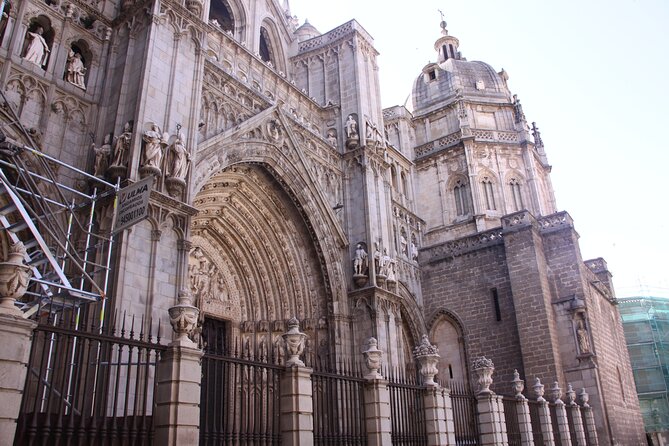 Toledo Half Day Tour with Cathedral, St Tome Church & Synagoge - Mirador del Valle: photo time that actually helps