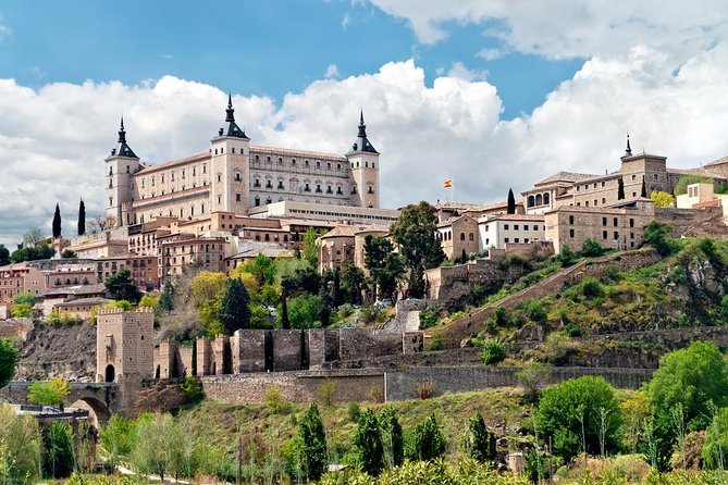 Toledo Half Day Tour with Cathedral, St Tome Church & Synagoge - Time, pace, and language: what can feel different from the headline