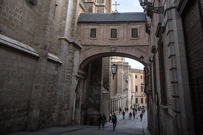 Toledo Monumental Tour with Tourist Bracelet - Monasterio de San Juan de los Reyes (20 minutes, entry included)