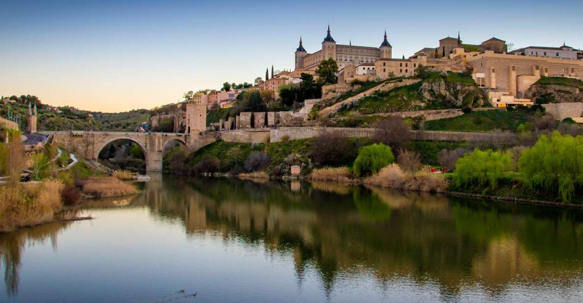 Toledo: Three Cultures Walking Tour in Spanish - Quick hits before you go
