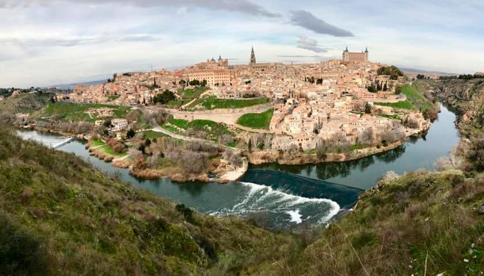 Toledo: Three Cultures Walking Tour in Spanish - Walking Toledo in Spanish: what this tour is really about