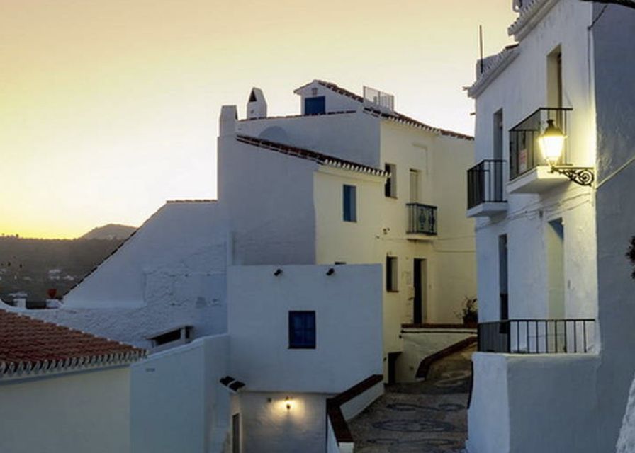Torremolinos/Benalmadena: Nerja Caves Tour with Frigiliana - Nerja old town and the Balcony of Europe viewpoint
