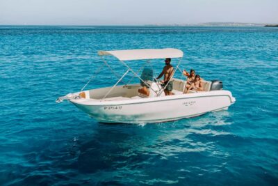 Torrevieja: Boat Rental without a License - The Boat Setup: Shade, Music, Ice, and Snorkel Gear