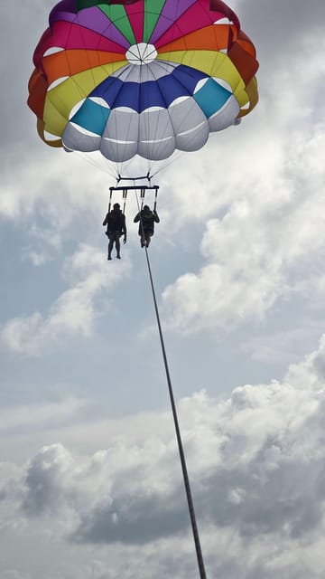 Torrevieja: parasailing experience - The ocean dip after your flight: a simple end to the adrenaline