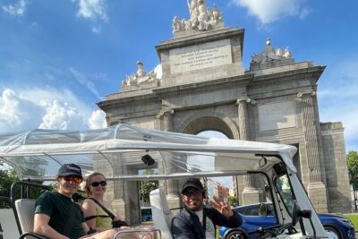 Tour en tuk-tuk electrico por MADRID MODERNO - Meeting point and timing: making the 9:00 start painless