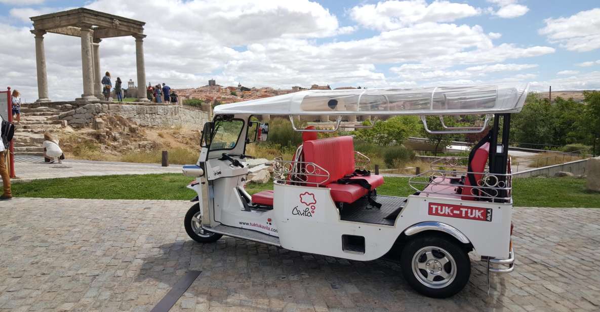 Tour Guiado En Tuk Tuk Recorre Avila De La Forma Mas Comoda - A quick tuk-tuk loop through Avila’s most emblematic sights