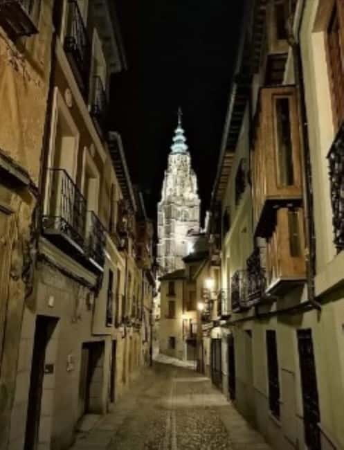 Tour Nocturno de Leyendas y Misterios con Subterráneo - Key points worth your attention
