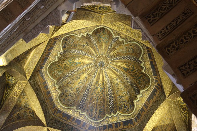 Tour to the Mosque-Cathedral of Córdoba with admission included - Inside the Mezquita-Catedral: how the guided walk works
