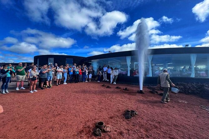 Tour to Timanfaya, Jameos del Agua, Cueva de los Verdes and viewpoint from the cliff - Jameos del Agua: César Manrique’s art inside a volcanic tunnel