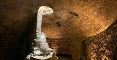 Tour Toledo Subterráneo: Descubre la Historia Oculta - Meeting at Plaza del Ayuntamiento and the easy “find us” tip