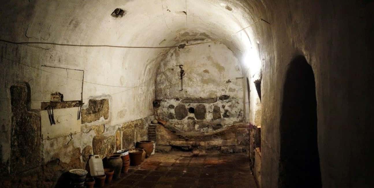 Tour Toledo Subterráneo: Descubre la Historia Oculta - Casa del Judío and the Ancient Jewish Quarter context