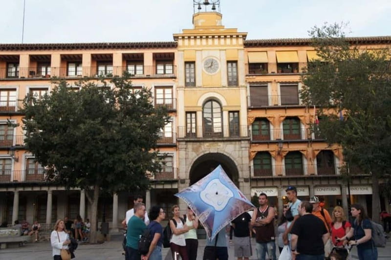TOUR TRES CULTURAS - The Three Cultures Theme: How the Story Shapes What You Notice