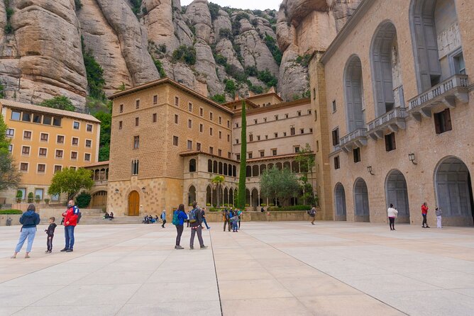 Transfer to Montserrat Monastery from Barcelona - Montserrat Abbey Transfer Starts at Estació de França (and stays simple)
