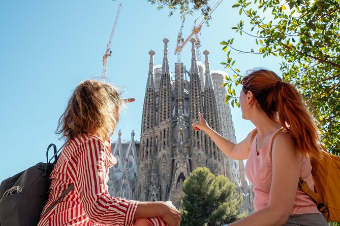 Treasures of Barcelona: Private Gaudi Walking Tour - Meeting at La Rambla and how the 3 hours usually feel