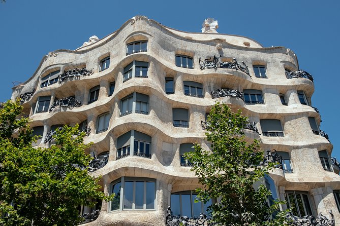 Treasures of Barcelona: Private Gaudi Walking Tour - Stop 2: The dragon-roofed apartment block turned museum