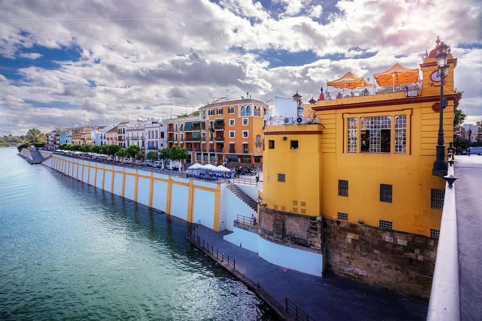 Triana La Flamenca Tour. Includes a visit to the Corrales - Key things that make this tour worth it