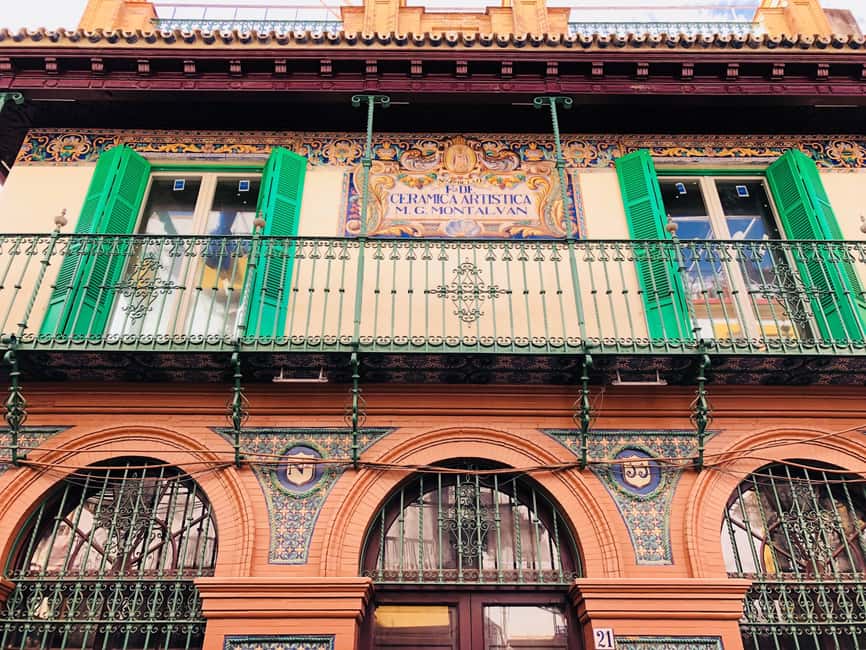 Triana La Flamenca Tour. Includes a visit to the Corrales - Santa Ana Ceramics Factory and the craft behind the look