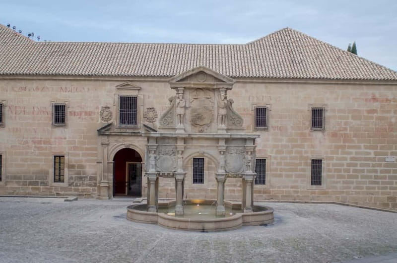 Úbeda y Baeza al completo con entradas en español - Timing, order, and meeting points: keeping your day stress-free