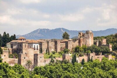 Ultimate Malaga History & Tapas - All Included Full Experience - The market stop: quick local flavor before the monuments