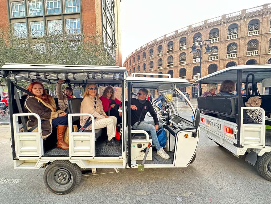 Valencia: 1-hour Historical Tour in a Tuk Tuk - Views, weather, and the reality of an open tuk-tuk
