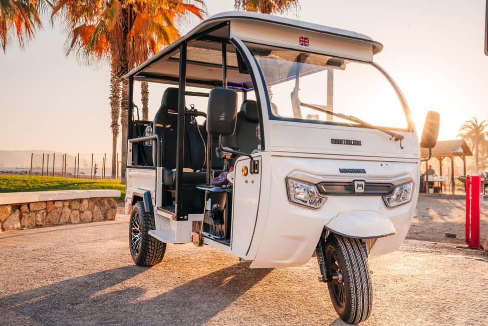 Valencia: 1-hour Private Tuk Tuk Tour - Meeting point at C/ del Comte de Trénor: how the tour starts